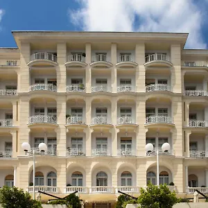 3* Hotel Bristol
